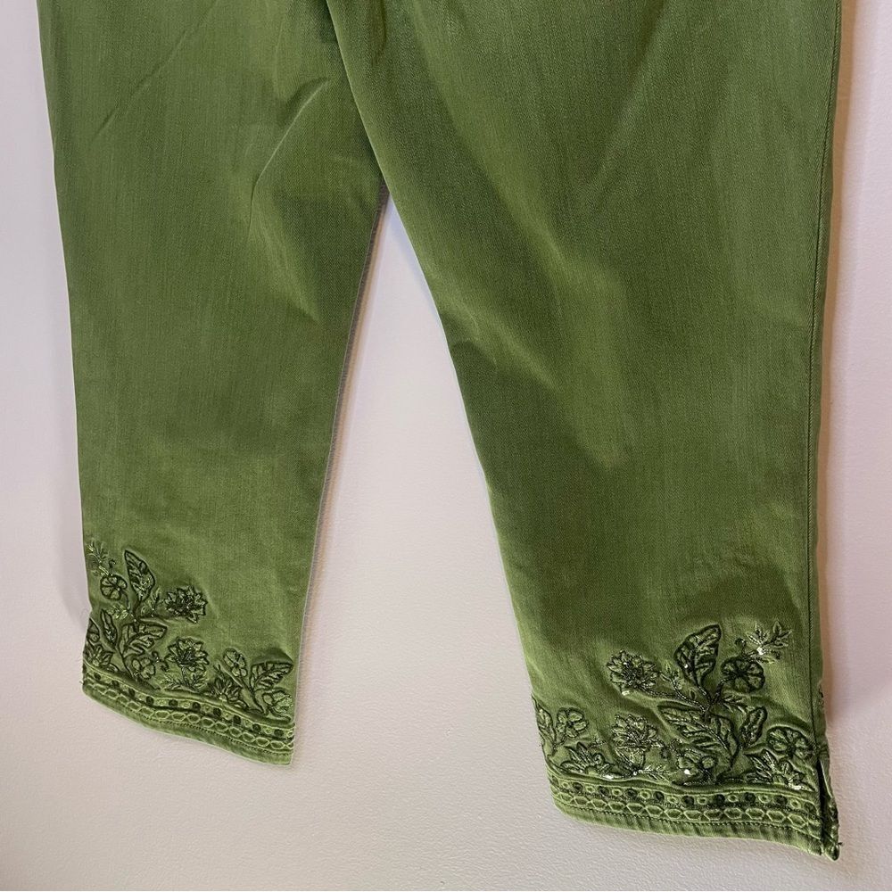 Chico's So Slimming Girlfriend Slim Leg Crop Chino Green Embroidered Size 12 - Picture 7 of 13